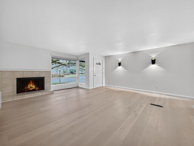 Building Photo - 16711 NE 18th St