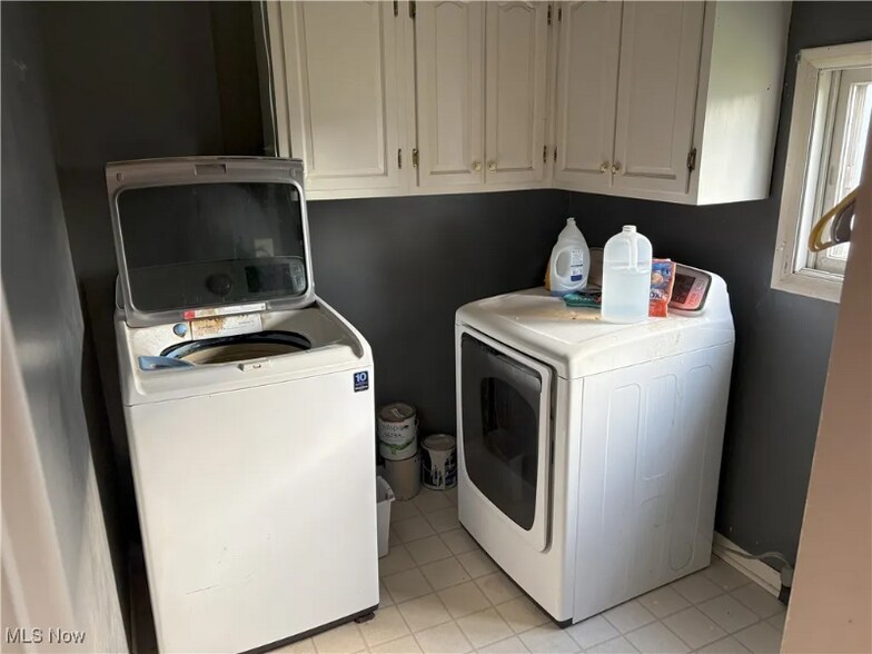 Building Photo - 9513 Edison St NE