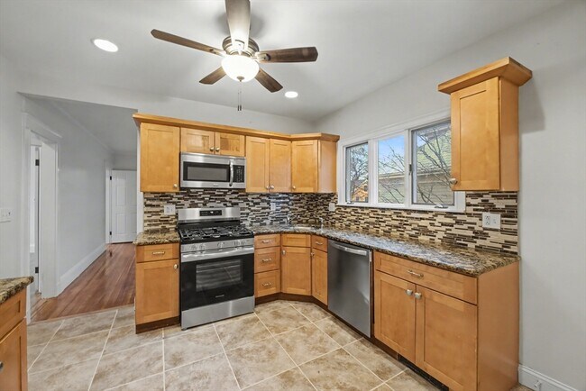 Building Photo - 7 Moraine St