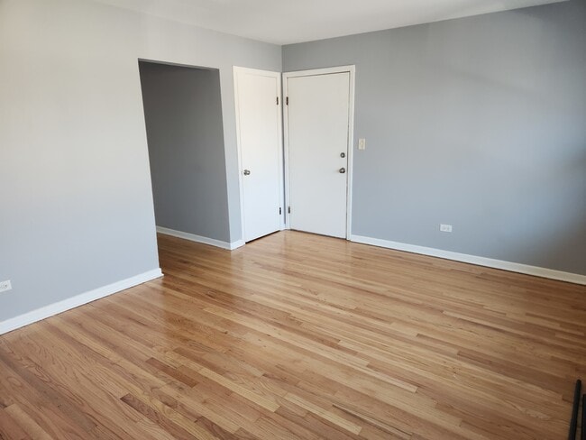 Building Photo - 1018 S 11th Ave