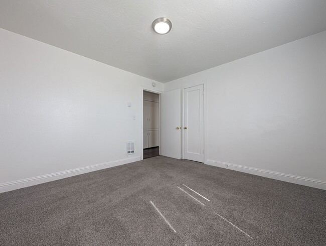 Building Photo - Great 3-Bedroom, 1-Bath Home In Springfield!