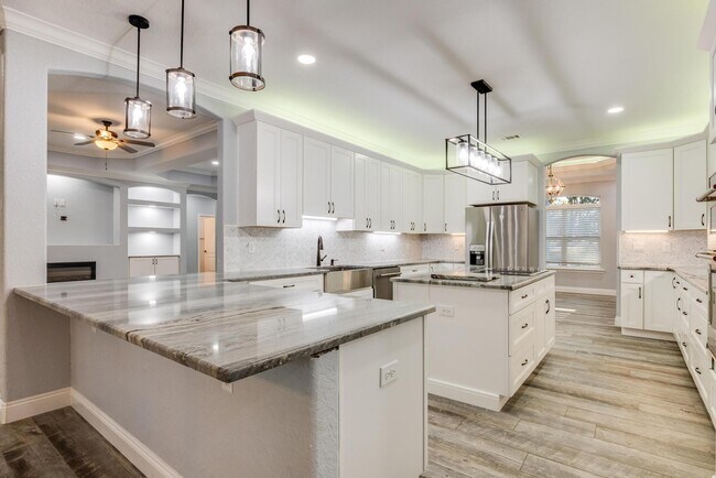 Building Photo - 1148 Sioux Cir