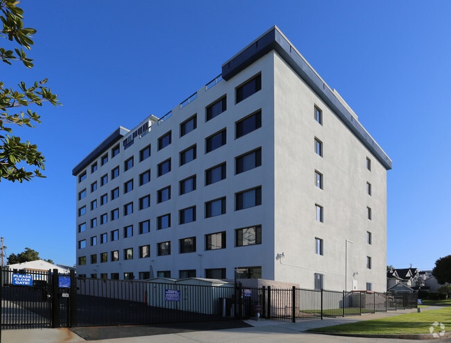Building Photo - Eldorado Church of God Home