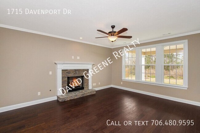 Building Photo - 1715 Davenport Dr