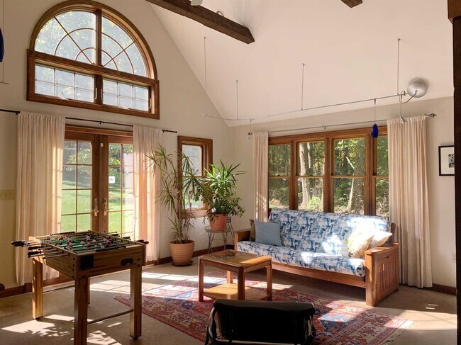 Building Photo - 74 Hilltop Rd