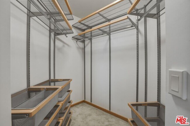 Building Photo - 1100 Wilshire Blvd