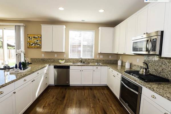 Kitchen - 19501 Caraway Plz