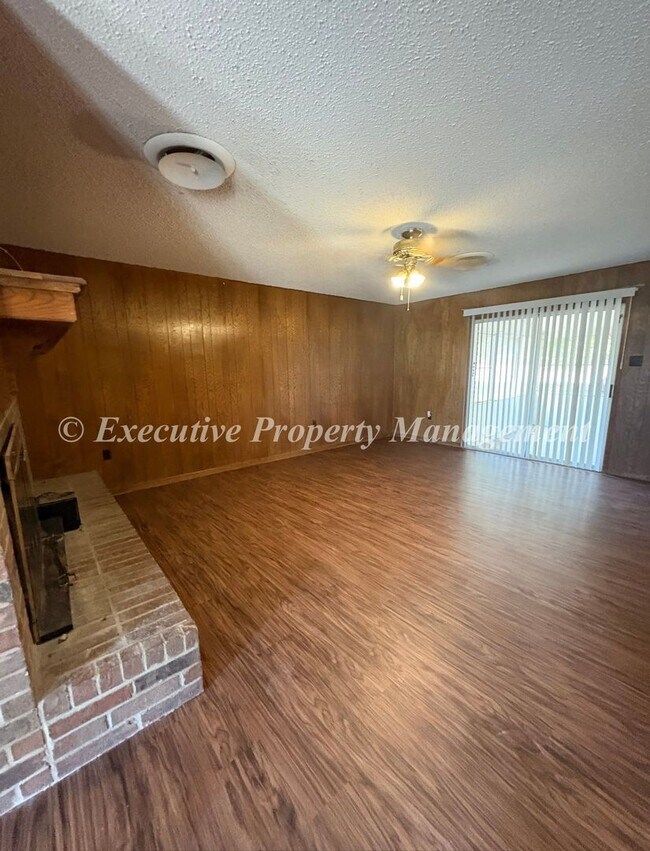 Building Photo - 7544 FM 2657