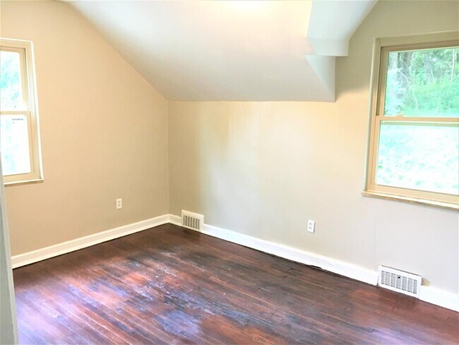 Building Photo - 390 Orchard Dr