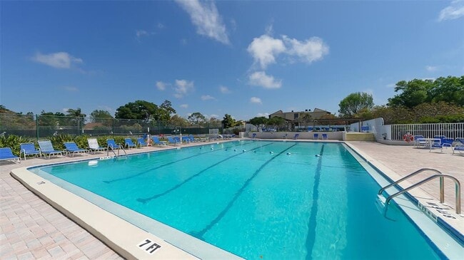 Building Photo - 618 Bird Bay Dr S