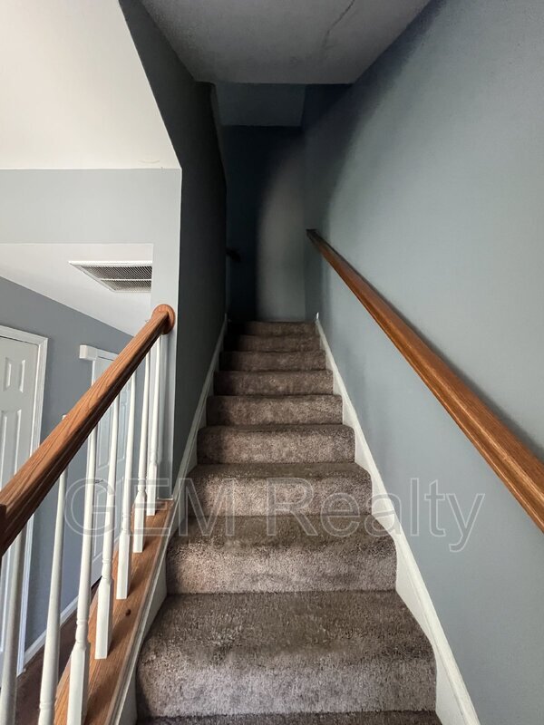 Building Photo - 7120 Azalea Dr