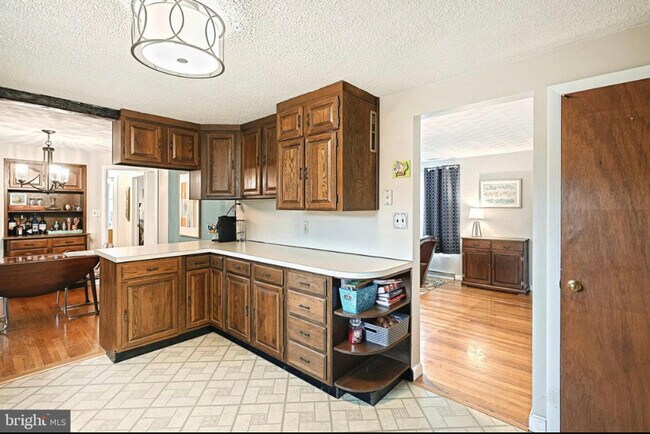 Building Photo - 271 Haybrook Dr