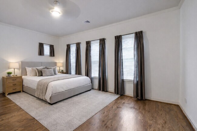 Building Photo - 1103 Summer St