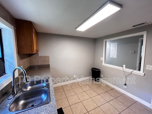 Building Photo - 6855 Hafford Ln