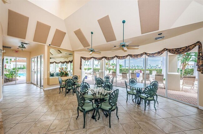 Building Photo - 6105 Bahia Del Mar Cir