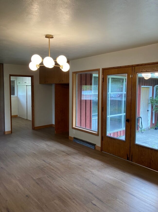 Building Photo - STATUS: AVAILABLE |R274B| $2195