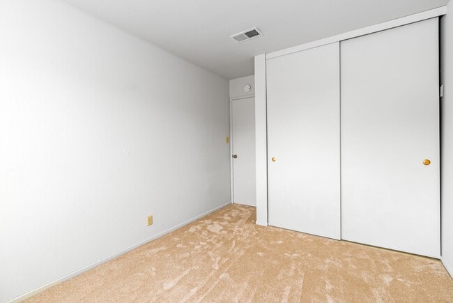 Building Photo - 1115 Camino Del Valle