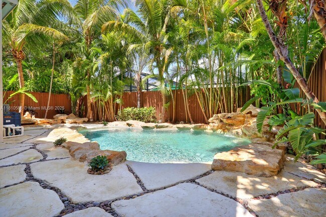 Building Photo - 2527 Inagua Ave