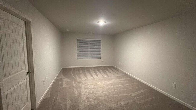 Building Photo - 2213 Blue Monarch Dr