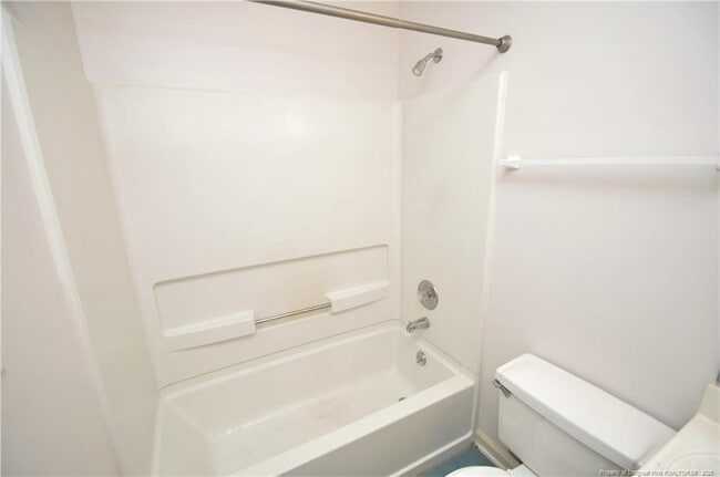 Building Photo - 240 Beechtree Dr