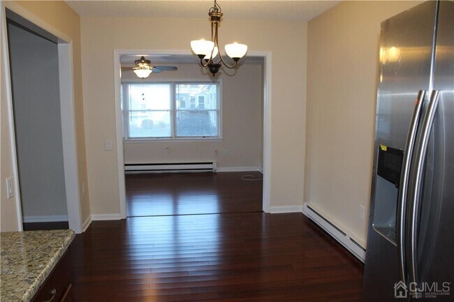 Building Photo - 309 Sharon Way