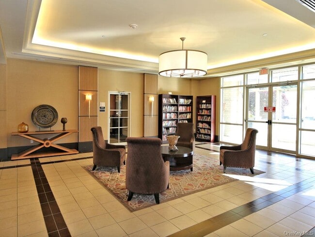 Building Photo - 300 Mamaroneck Ave