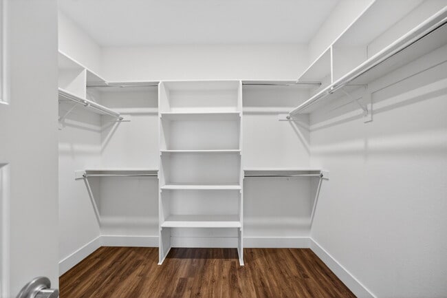 Building Photo - Charming 3-Bedroom Haven in Elk Grove with 2 Full Baths and 1603 Sq Ft of Comfort!