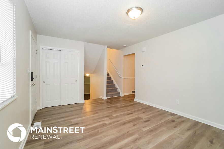 Building Photo - 3017 Perinton Pl