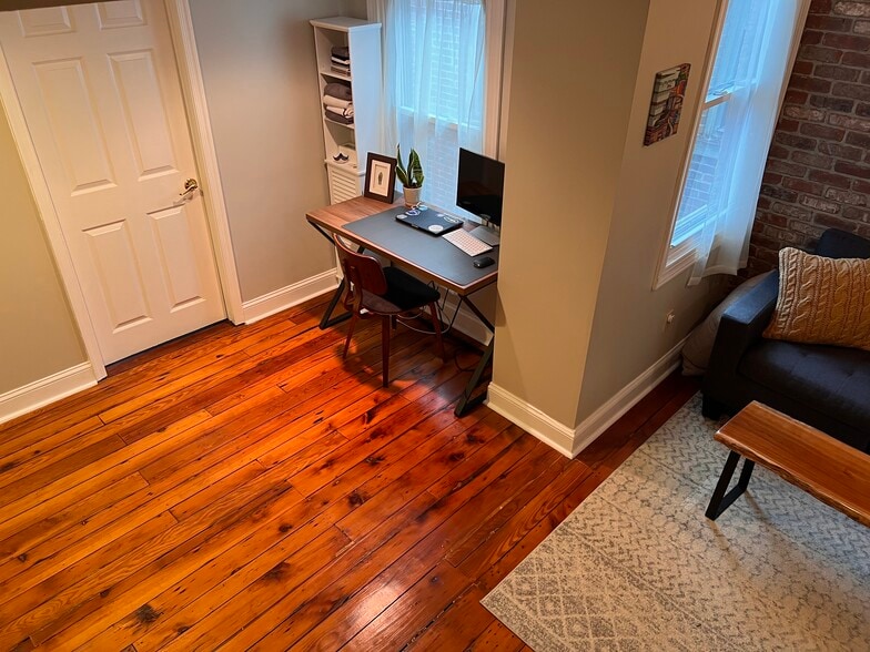 Second floor common area - 421 Boas St