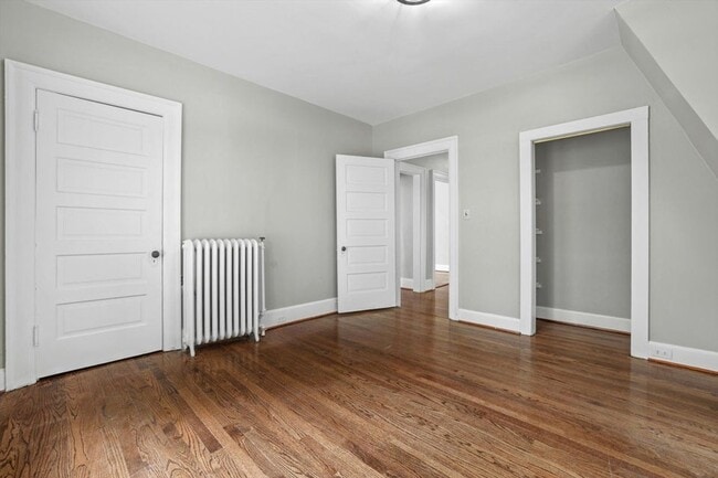 Building Photo - Updated 4 Bedroom Victorian on College Ave