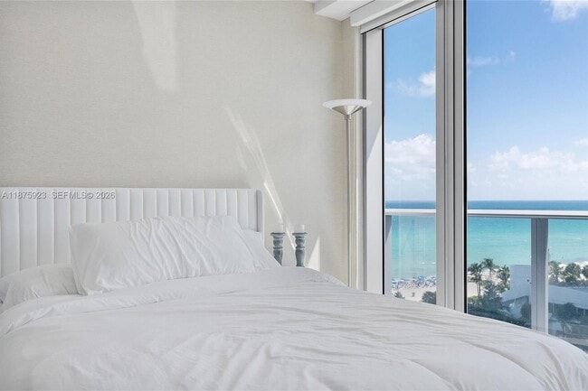 Building Photo - 17475 Collins Ave