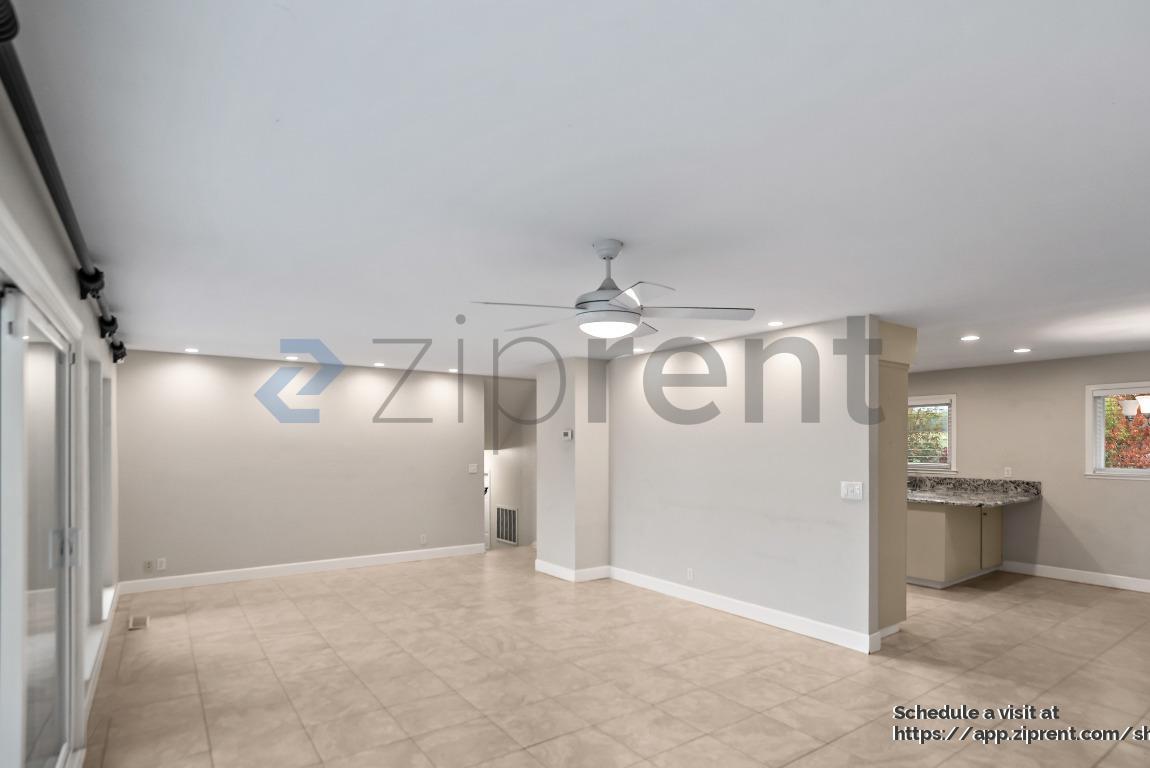 Building Photo - 48 N Lake Dr