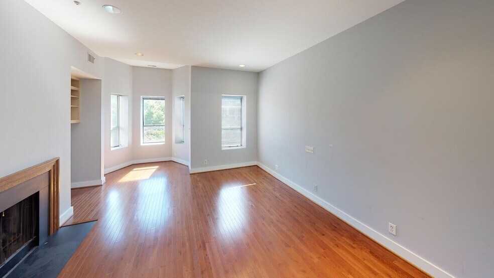 Building Photo - 1412 21st St NW