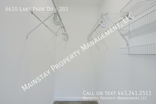 Building Photo - 6610 Lake Park Dr