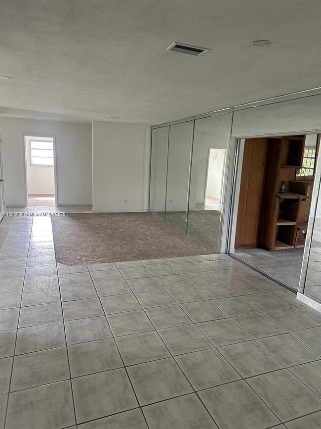 Building Photo - 5360 Fletcher St