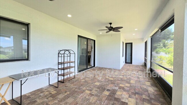 Building Photo - 220 NE 8th Pl