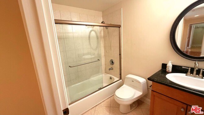 Building Photo - 421 E Santa Anita Ave