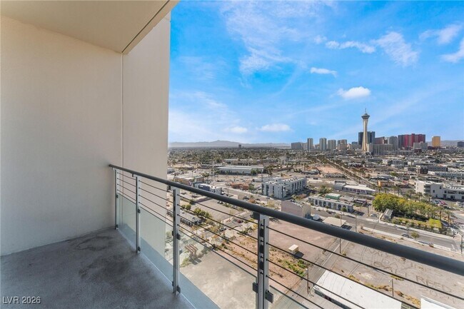 Building Photo - 200 Hoover Ave