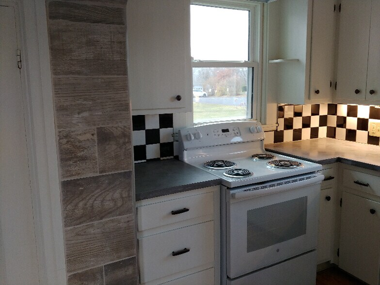 Building Photo - 117 N Middlesex Rd