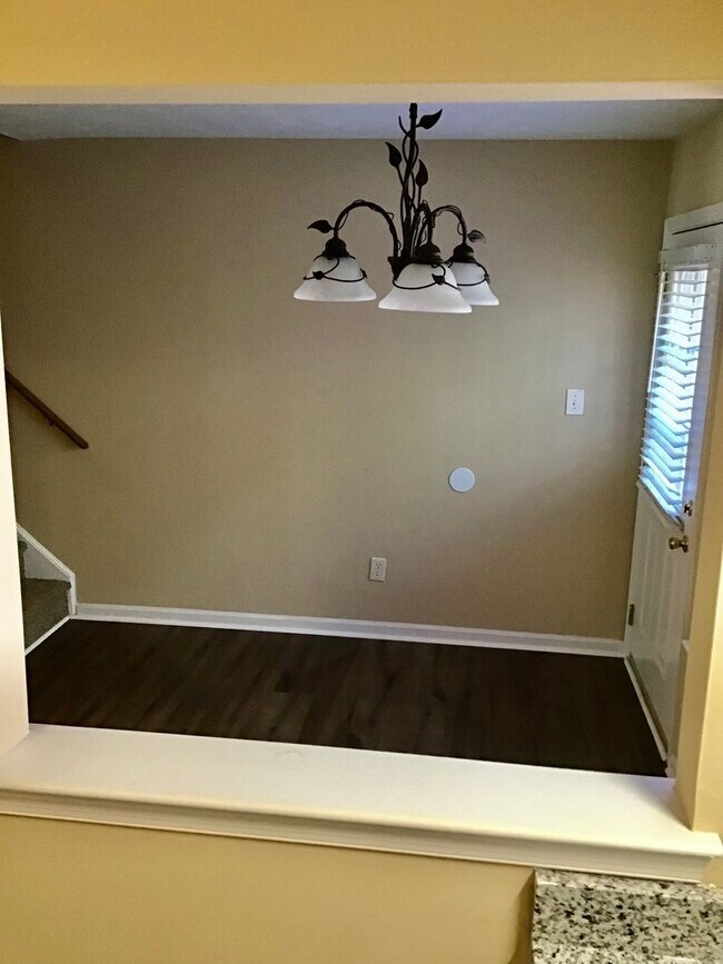 Building Photo - 1660 Skiffes Creek Cir