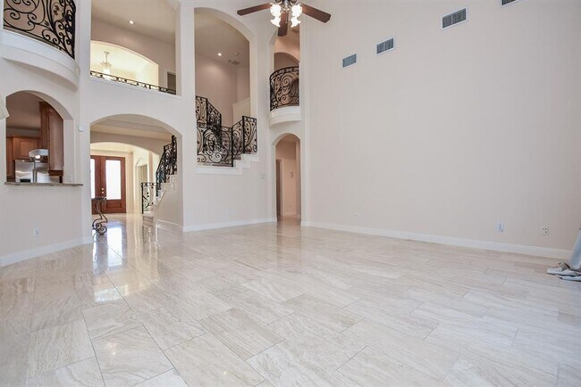 Building Photo - 3830 Parkside Dr