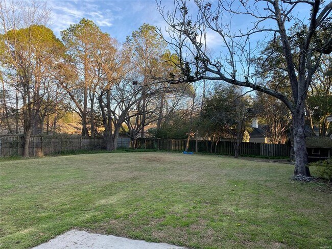 Building Photo - 2439 Hermitage Dr