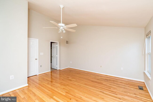 Building Photo - 14670 Seasons Dr