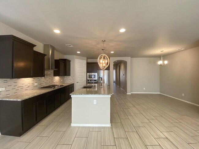 Building Photo - Single story 4BR/2Bath/Open Floor Plan/1907 Sqr Ft