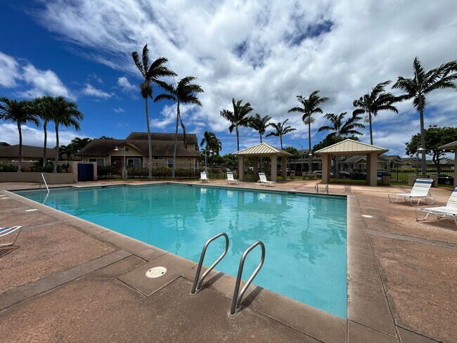 Building Photo - Bright & Airy 3-Bedroom Townhome in Ewa Be...