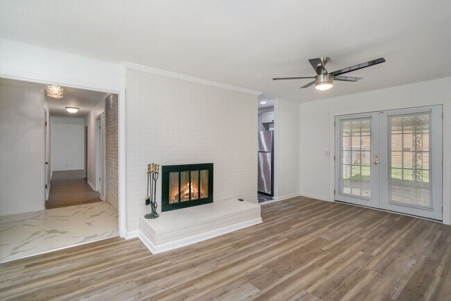 Building Photo - Updated Nashville Ranch for Rent!