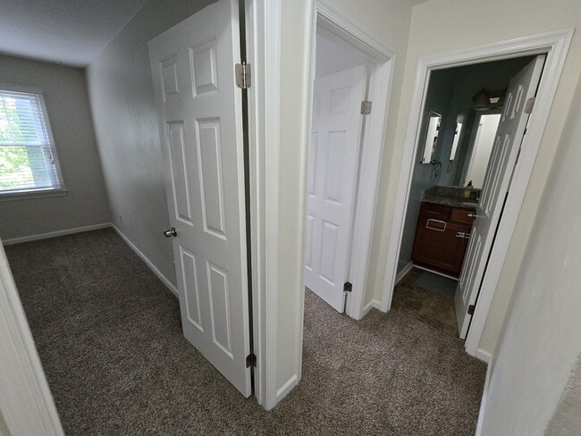 Building Photo - 166 Majestic Cir