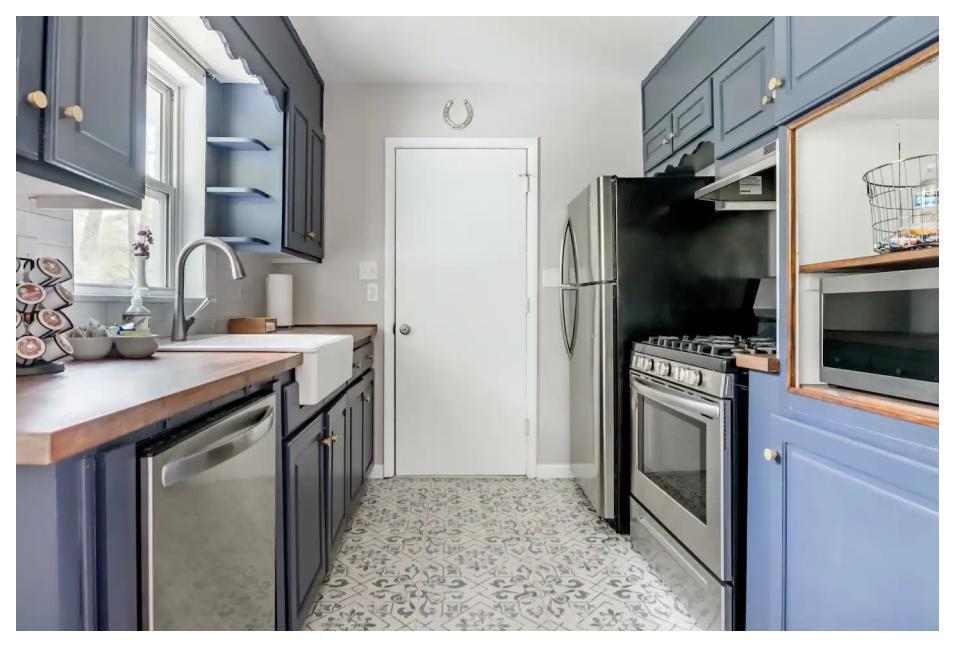 Building Photo - 322 Crestview Cir