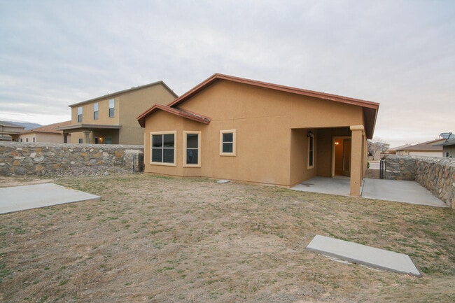 Building Photo - 5806 Redstone Rim Dr