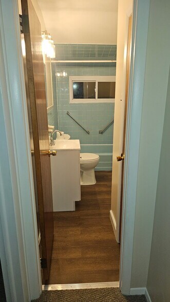 Linen Closet in Bath - 2363 Mount Carmel Ave